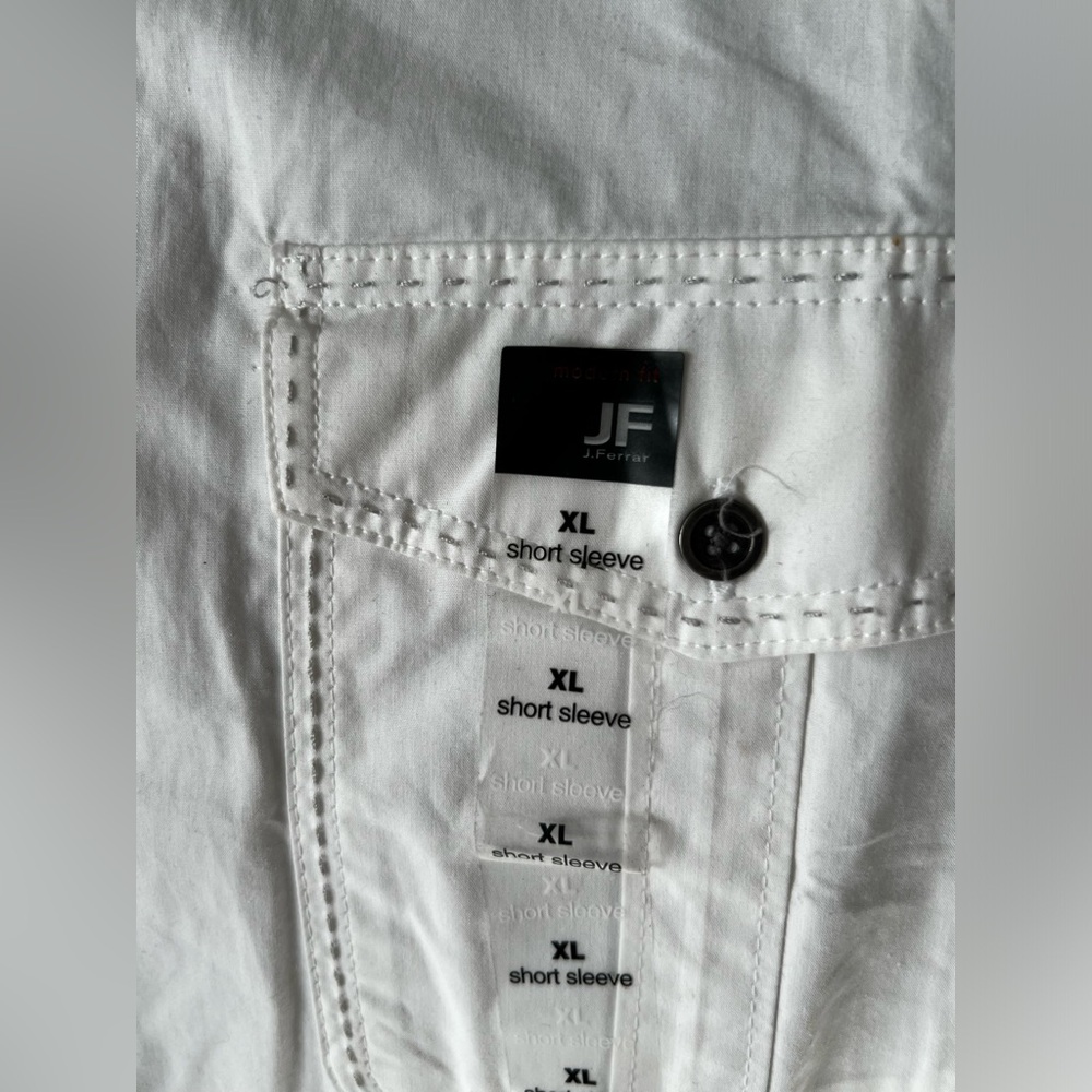 NWT Mens Button Up - Picture 2 of 4